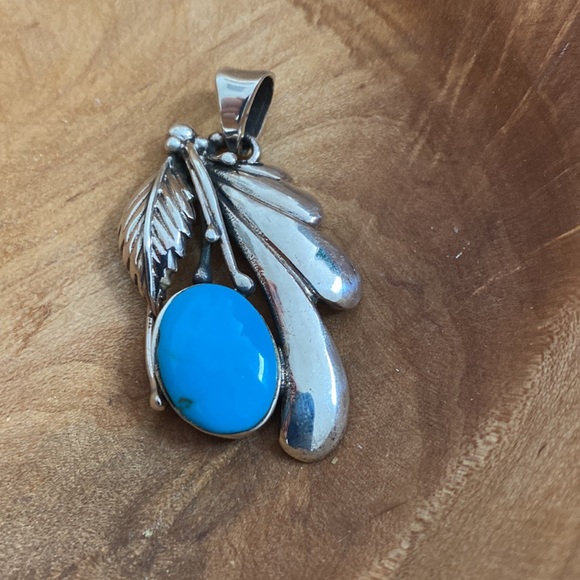 Sterling Silver Turquoise Leaf Pendant - Picture 3 of 3